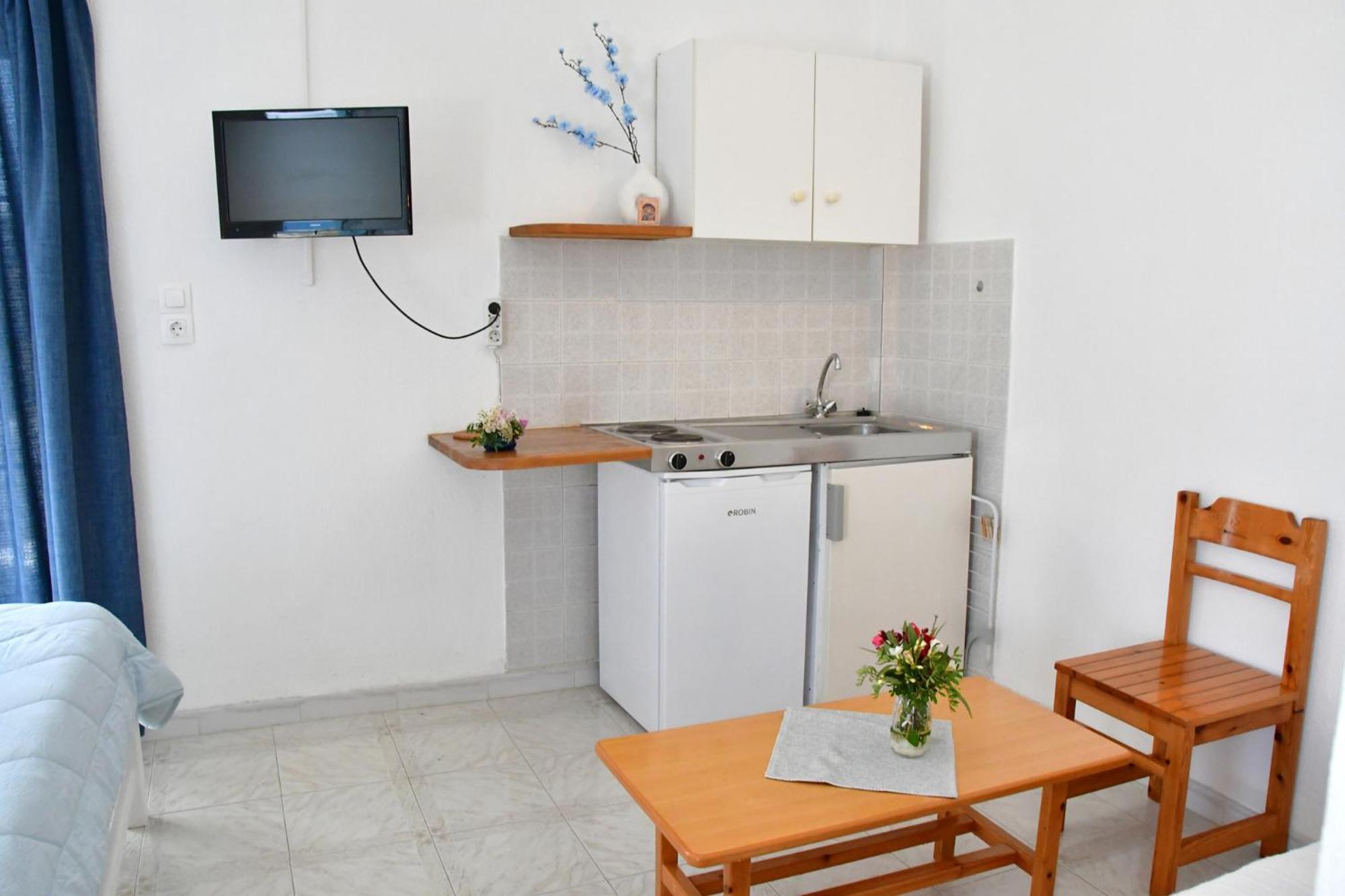 Blue Dolphin Studios And Apartment Vagia  Exterior foto